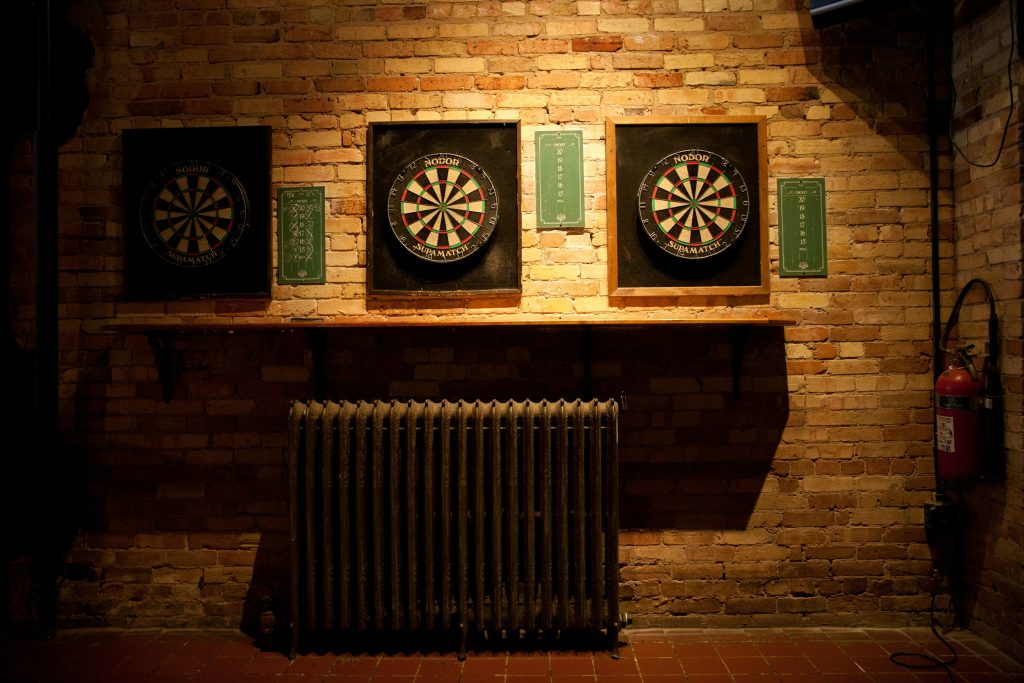 jeu de fléchette bar